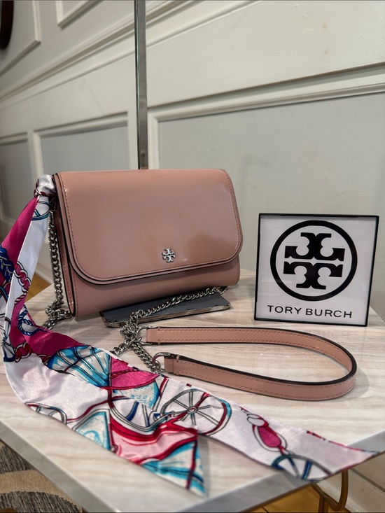 Tory Burch Handbags - Tory Burch Bag Emerson Pink Patent Leather Chain Shoulder Bag